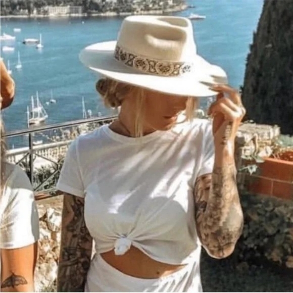 Lack Of Color Accessories - BNWT LACK OF COLOR  BEVERLY HAT IVORY/GOLD BRONZE